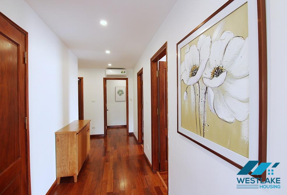 Gorgeously 04 bedrooms apartment for rent on Tay Ho street, Tay Ho, Ha Noi