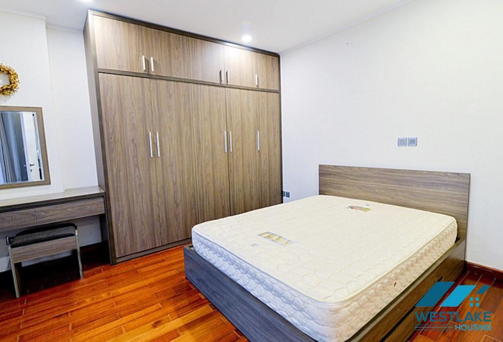 Cho thuê căn hộ đầy đủ nội thất tâng cao tháp L Ciputra