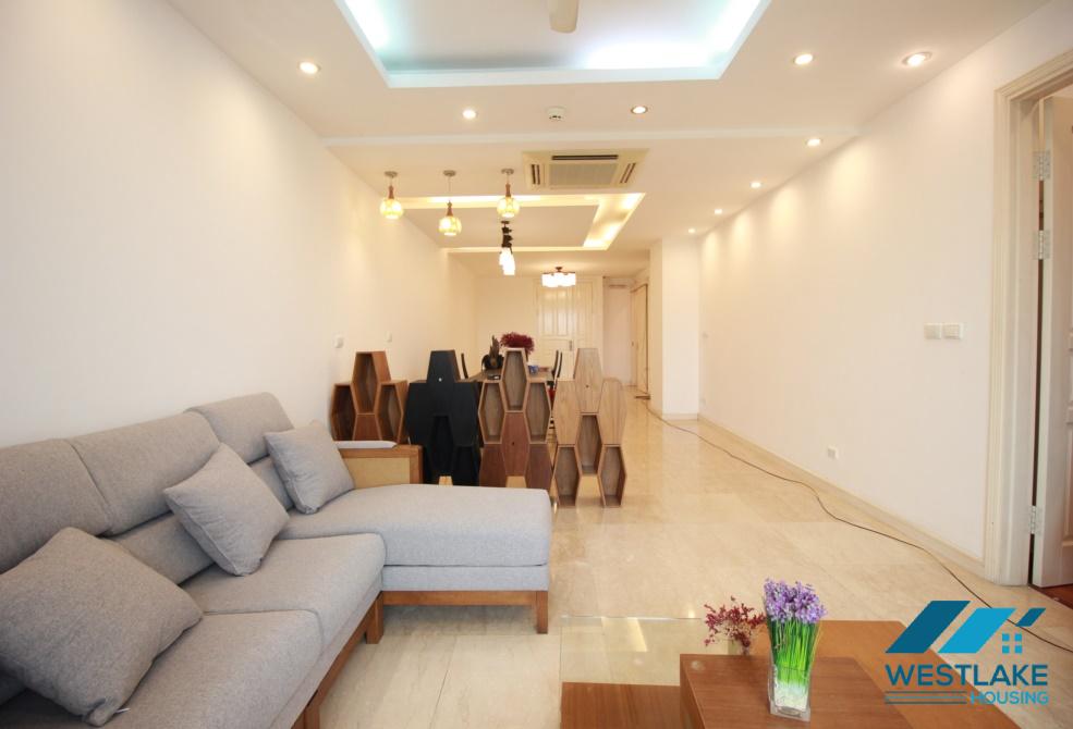 Căn hộ ba phòng ngủ được trang trí đẹp mắt tại Ciputra, quận Tây Hồ Hà Nội