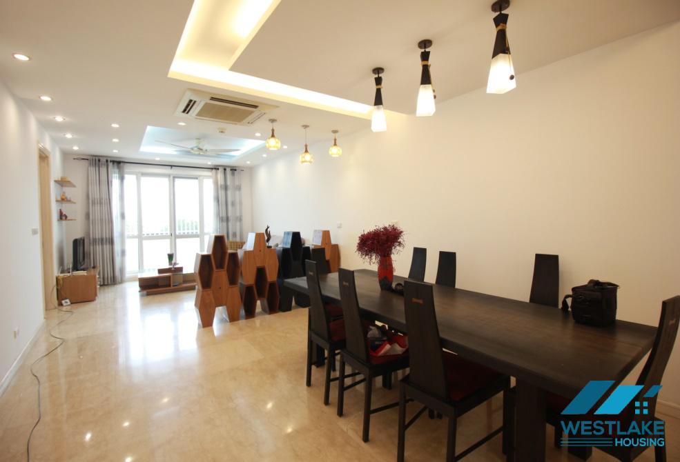 Căn hộ ba phòng ngủ được trang trí đẹp mắt tại Ciputra, quận Tây Hồ Hà Nội