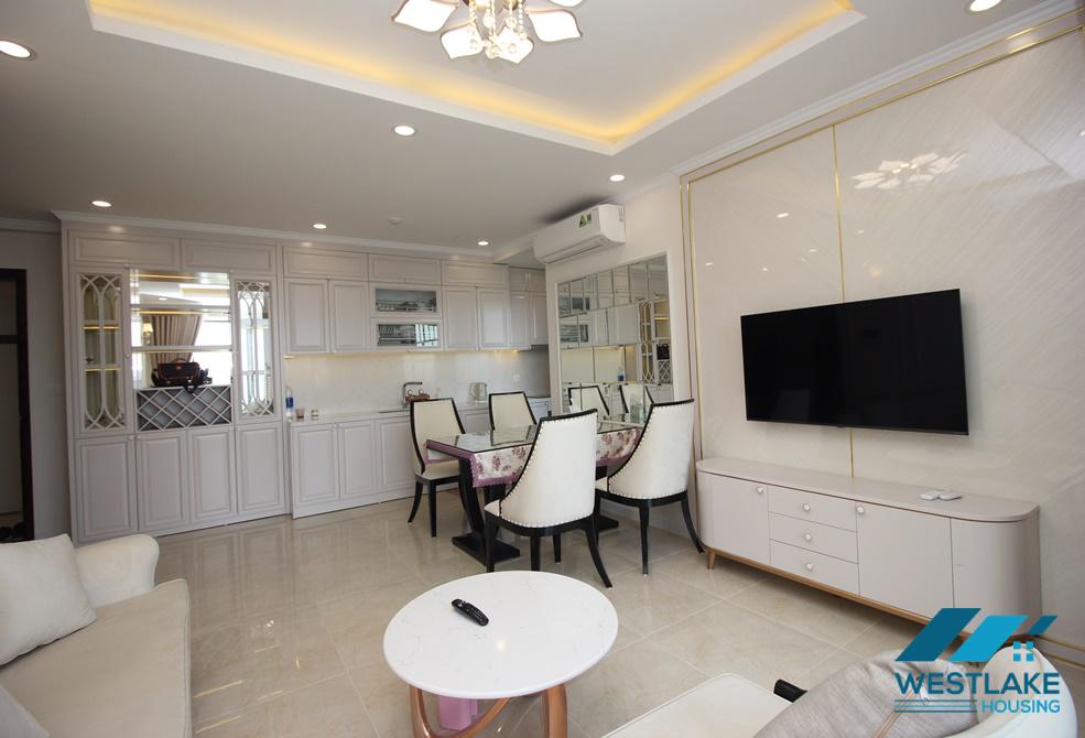 Cho thuê căn hộ 2 phòng ngủ view hồ tại Dcapital, Trần Duy Hưng, Cầu Giấy