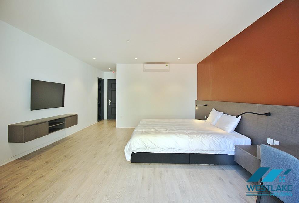 Cho Thuê Căn Hộ 3 Phòng Ngủ Mới Đẹp, Hiện Đại, Thoáng Sáng Tại Phố Tô Ngọc Vân, Tây Hồ, Hà Nội