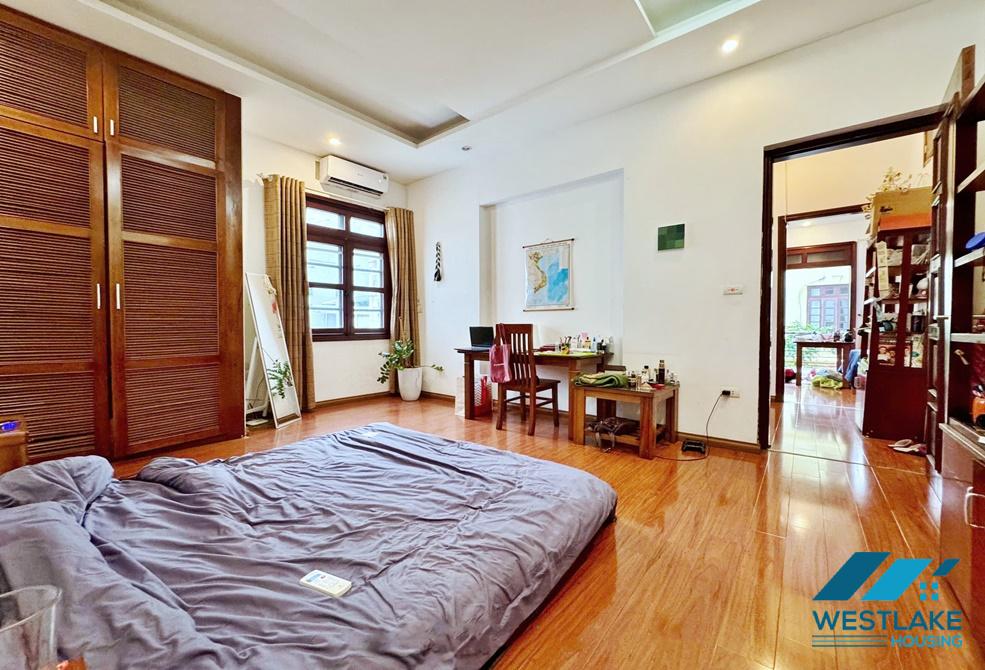 Garden four bedrooms house for rent in Tay Ho, Ha Noi