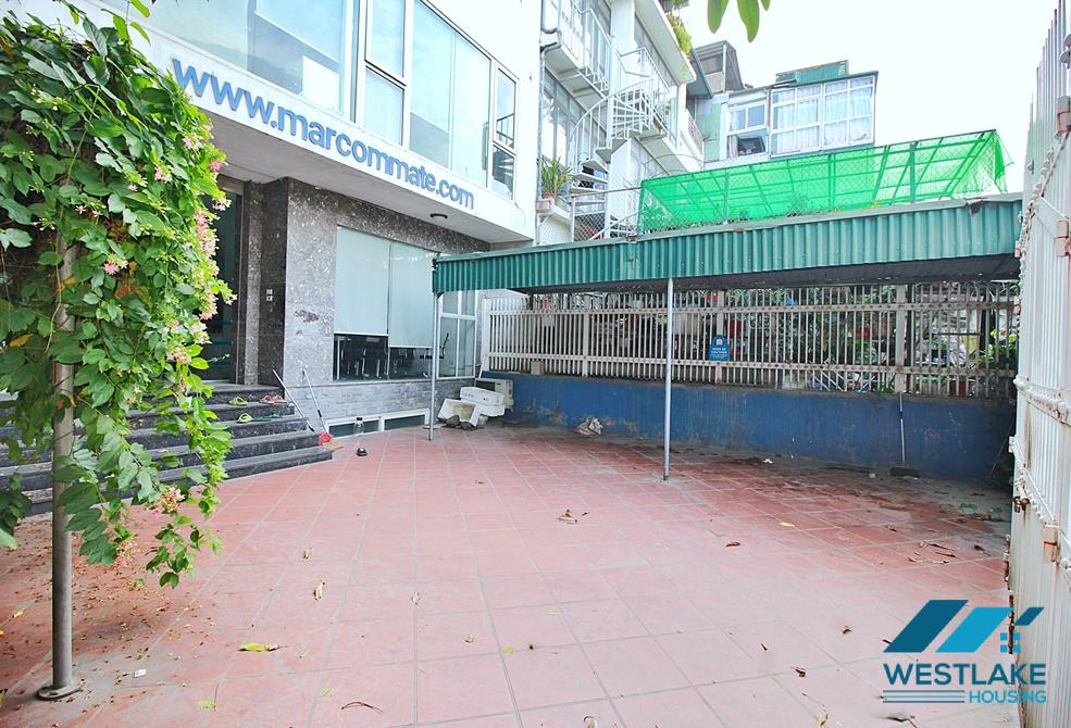 Cho Thuê Văn Phòng Hoặc Quán Cà Phê, Sân Rộng Tại Tây Hồ, Hà Nội