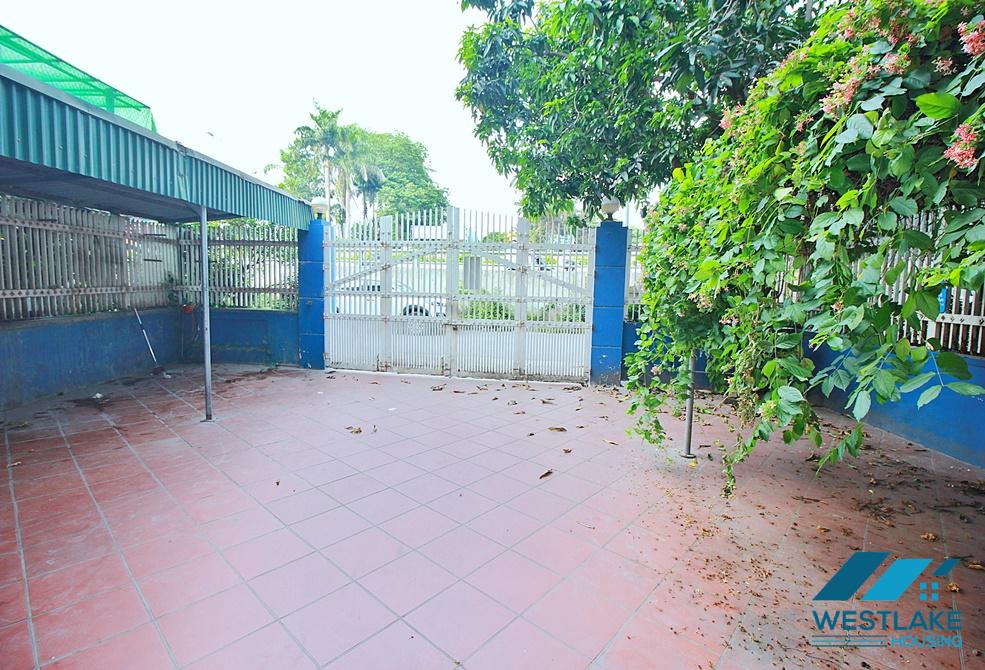 Cho Thuê Văn Phòng Hoặc Quán Cà Phê, Sân Rộng Tại Tây Hồ, Hà Nội