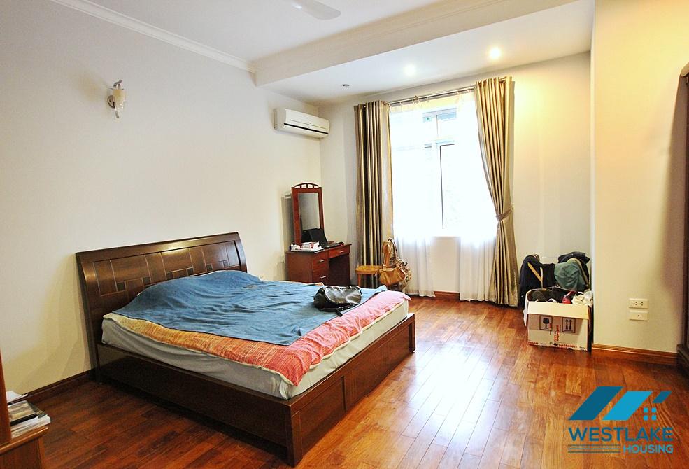 Ngôi Nhà Quyến Rũ 4 Phòng Ngủ Với  Hồ Bơi Rộng Thoáng Cho Thuê Tại Tây Hồ, Hà Nội