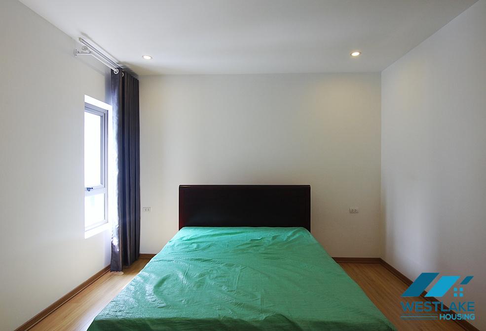Lake view 3 bedrooms apartment for rent on Au Co street, Tay Ho district, Ha Noi