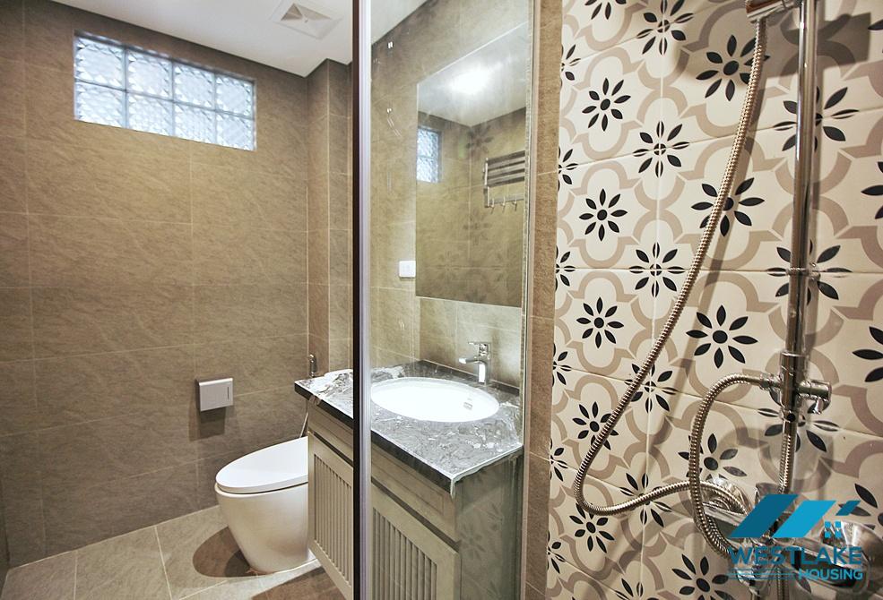 A bright 02 bedrooms apartment with lake view in Tay Ho, Ha Noi for lease