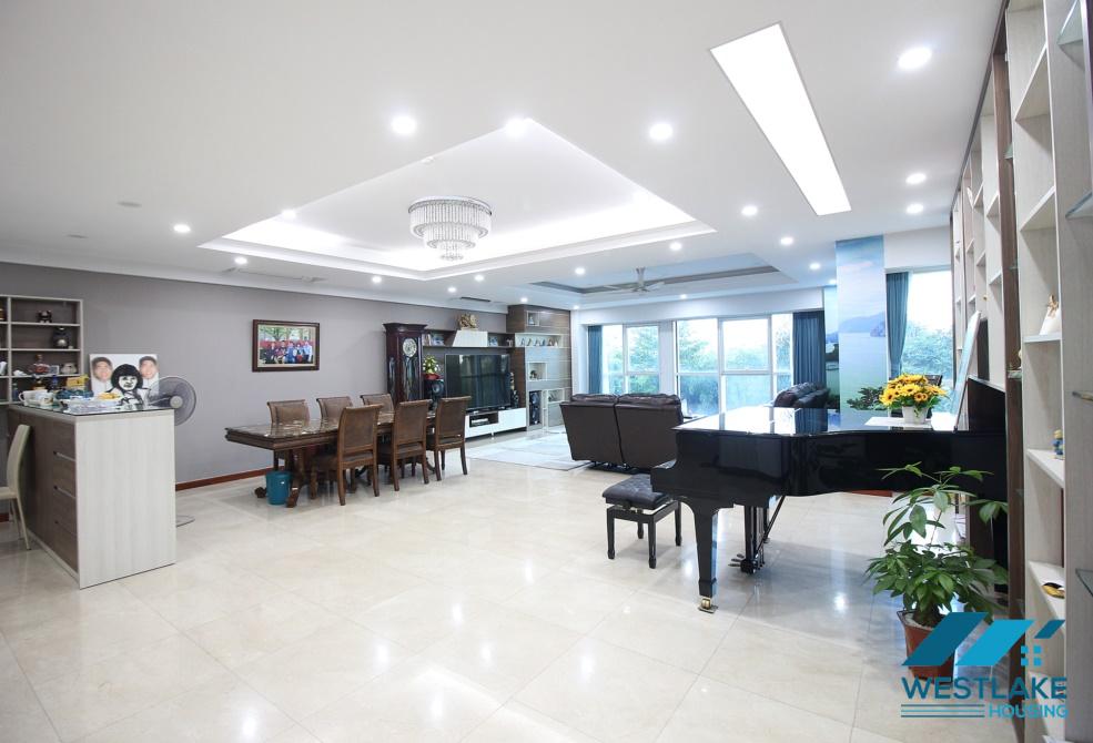 Splendid 4 bedroom apartment for rent in Ciputra Condo Apartment Building, Tay Ho, Ha Noi