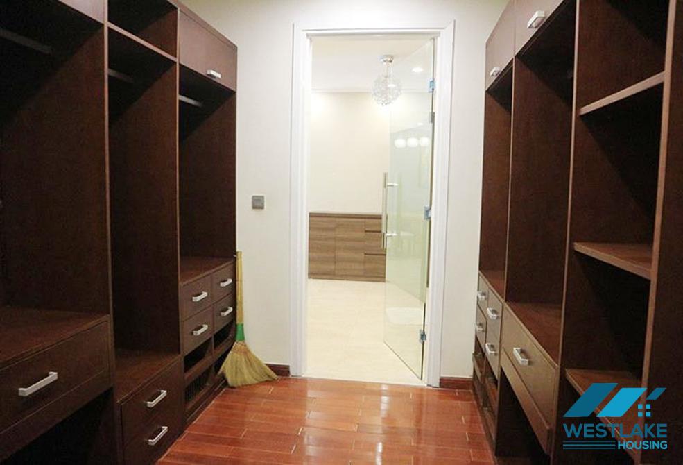 New beautiful 3 bedroom apartment fully furnished, Ciputra, Tay Ho, Ha Noi