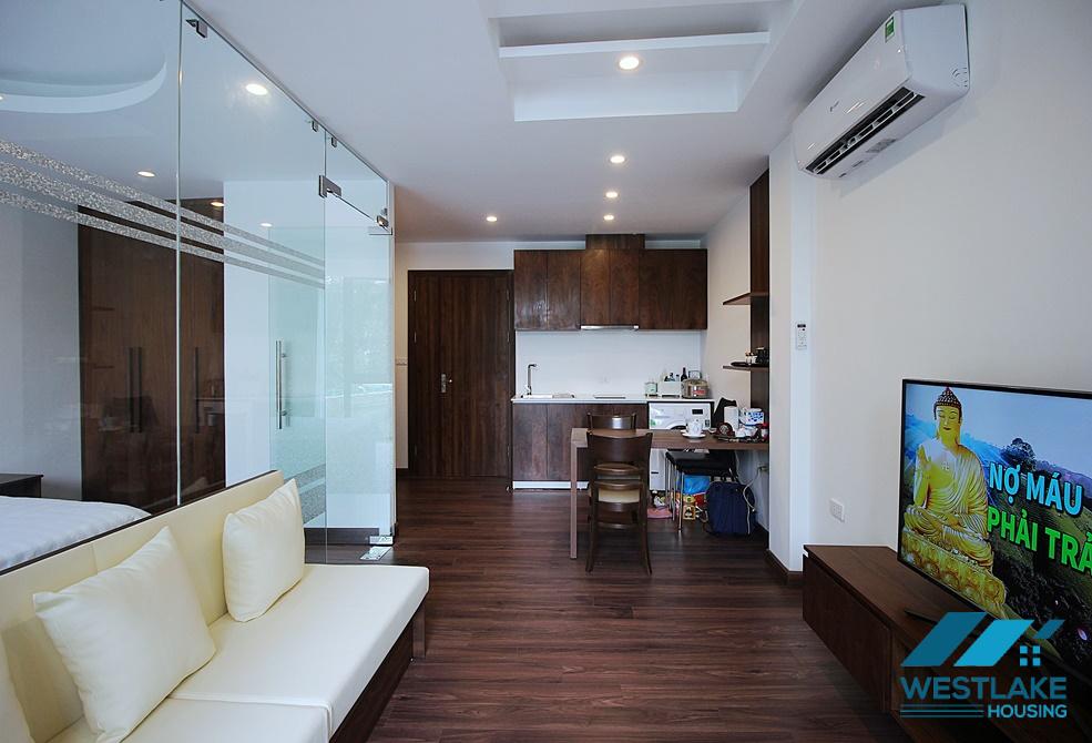 Cho Thuê Căn Hộ 1 Phòng Ngủ Đẹp View Hồ Tại Phố Vũ Miên, Tây Hồ Hà Nội