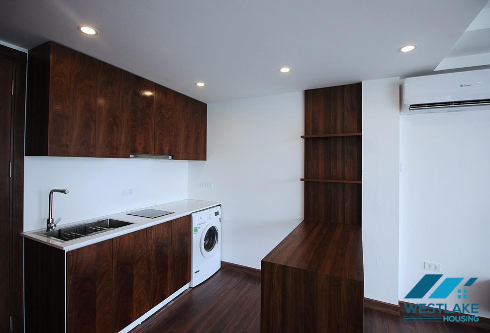 Cho Thuê Căn Hộ 1 phòng ngủ Ban Công View Hồ Đẹp Tại Phố Vũ Miên, Tây Hồ, Hà Nội