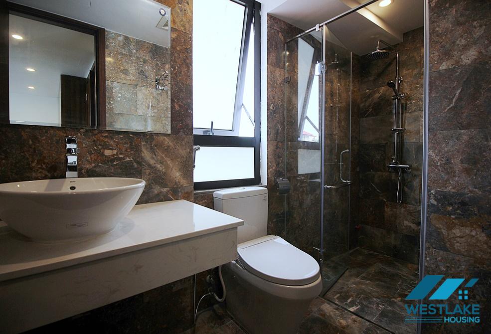 Cho Thuê Căn Hộ 1 phòng ngủ Ban Công View Hồ Đẹp Tại Phố Vũ Miên, Tây Hồ, Hà Nội