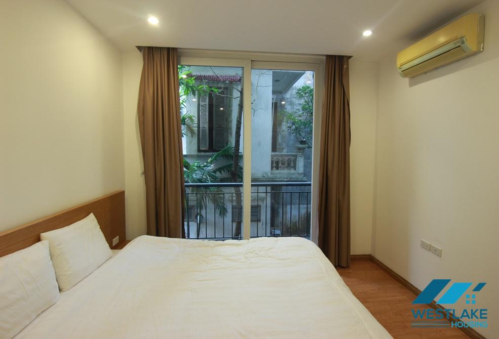 Nice 3 bedrooms apartment for lease in Xuan Dieu area , Tay Ho, Ha Noi