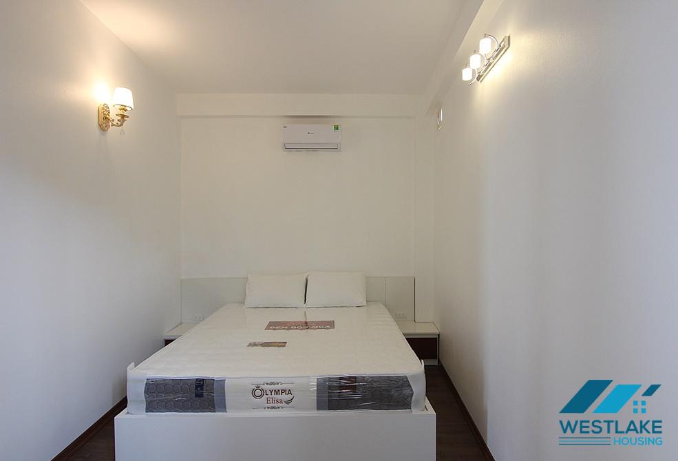 Căn Hộ 02 Phòng Ngủ Đẹp, View Hồ, Ở Tầng Cao Cho Thuê Tại Phố Vũ Miên Tây Hồ, Hà Nội