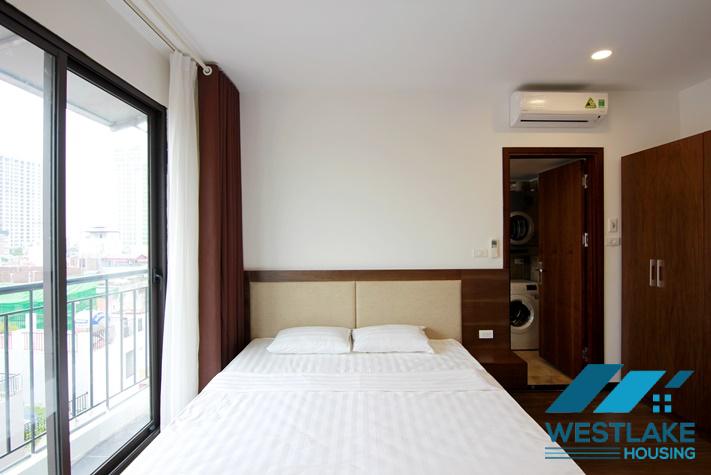 Cho Thuê Căn Hộ 2 Phòng Ngủ Đẹp Thoáng Sáng, View Hồ Xuân Diệu, Tây Hồ, Hà Nội