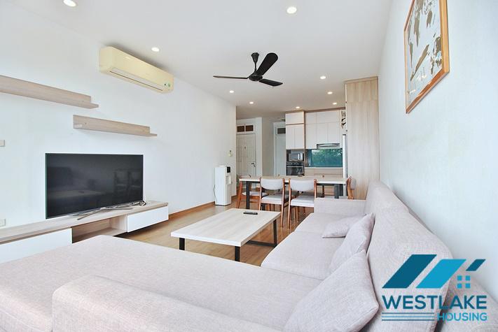Cho Thuê Căn Hộ Dịch Vụ 2 Phòng Ngủ Đẹp Sáng Thoáng View Hồ Tại Phố Vũ Miên Tây Hồ, Hà Nội