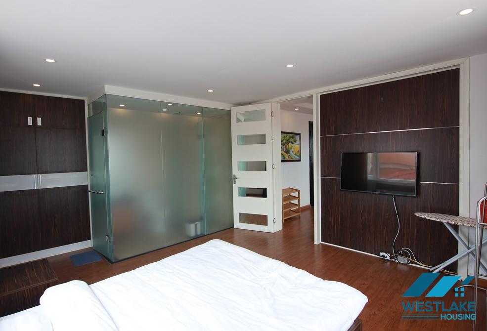 A top floor 2 bedroom apartment for rent in Xuan Dieu, Tay Ho