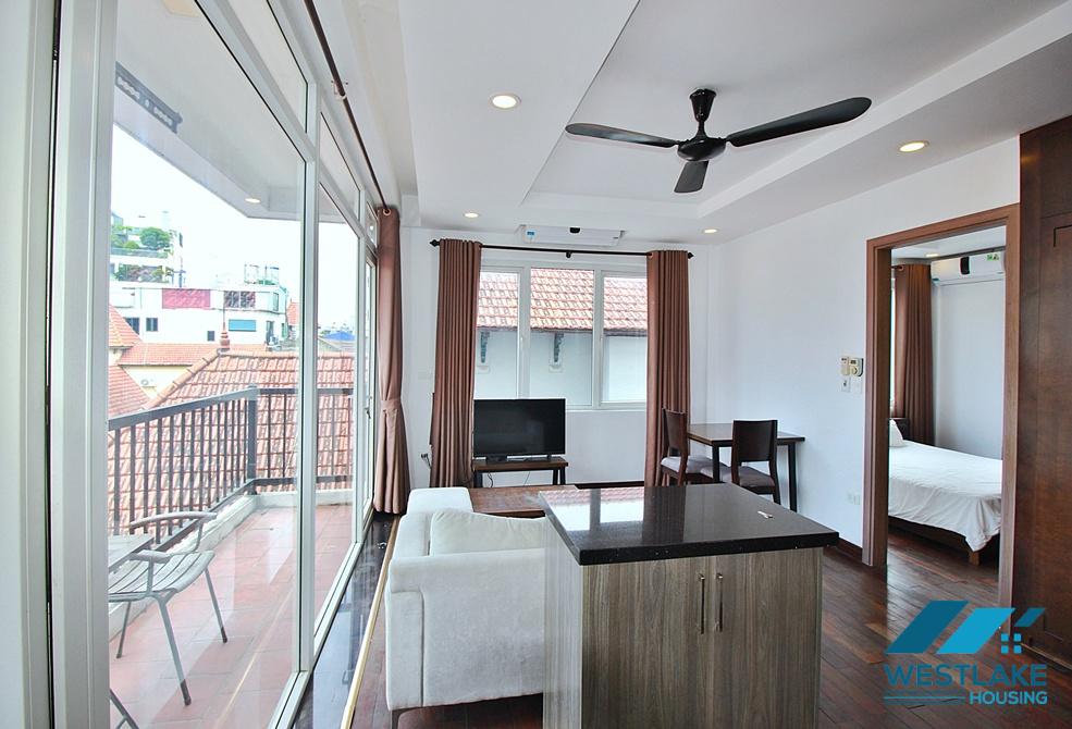 Bright 01 bedroom apartment have balcony for rent in Tay Ho, Ha Noi