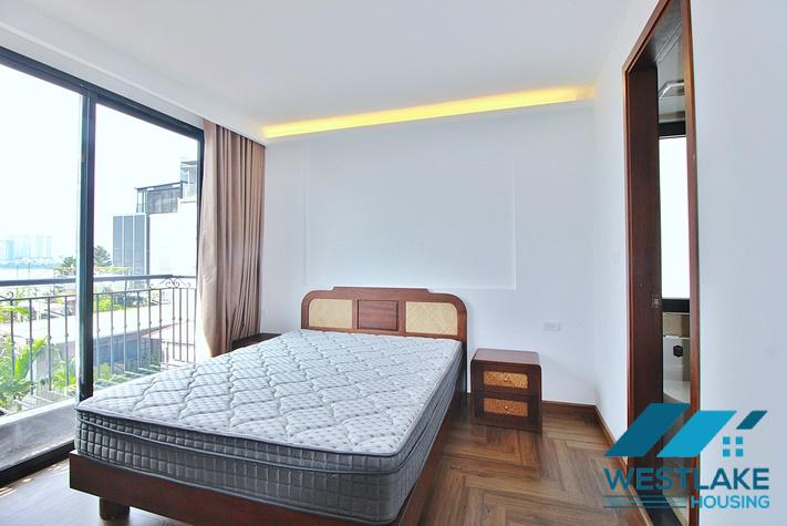Căn Hộ 2 Phòng Ngủ Đẹp Có Ban Công Rộng Thoáng, View Hồ Cho Thuê Tại Tây Hồ, Hà Nội