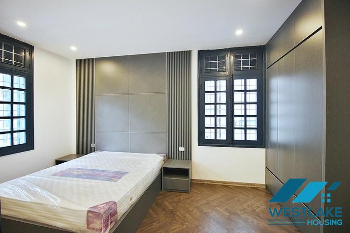Cho Thuê Căn Hộ 2 Phòng Ngủ Ban Rộng Thoáng Mát, View Hồ Tại Xuân Diệu, Tây Hồ, Hà Nội