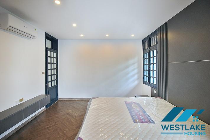 Cho Thuê Căn Hộ 2 Phòng Ngủ Ban Rộng Thoáng Mát, View Hồ Tại Xuân Diệu, Tây Hồ, Hà Nội