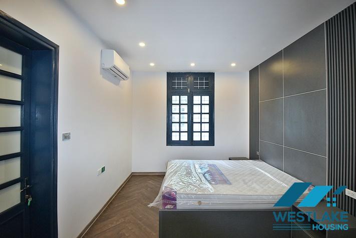 Cho Thuê Căn Hộ 2 Phòng Ngủ Ban Rộng Thoáng Mát, View Hồ Tại Xuân Diệu, Tây Hồ, Hà Nội