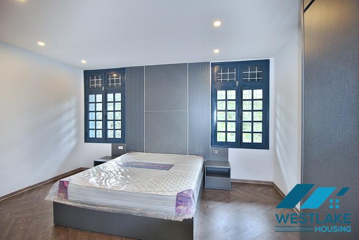Cho Thuê Căn Hộ 2 Phòng Ngủ Ban Rộng Thoáng Mát, View Hồ Tại Xuân Diệu, Tây Hồ, Hà Nội
