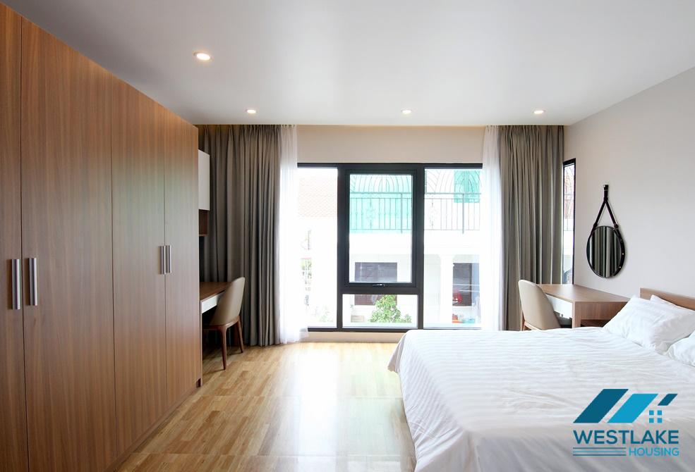 Nice and bright studio for rent in Xuan Dieu, Tay Ho, Ha Noi