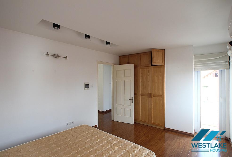 Good 2 bedroom apartment for rent in Xuan Dieu, Tay Ho, Ha Noi