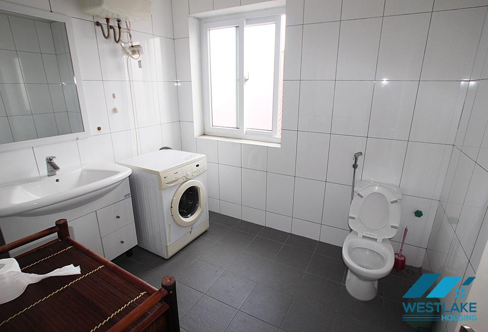 Good 2 bedroom apartment for rent in Xuan Dieu, Tay Ho, Ha Noi
