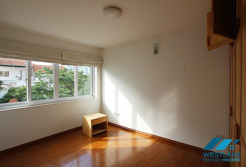 Good 2 bedroom apartment for rent in Xuan Dieu, Tay Ho, Ha Noi