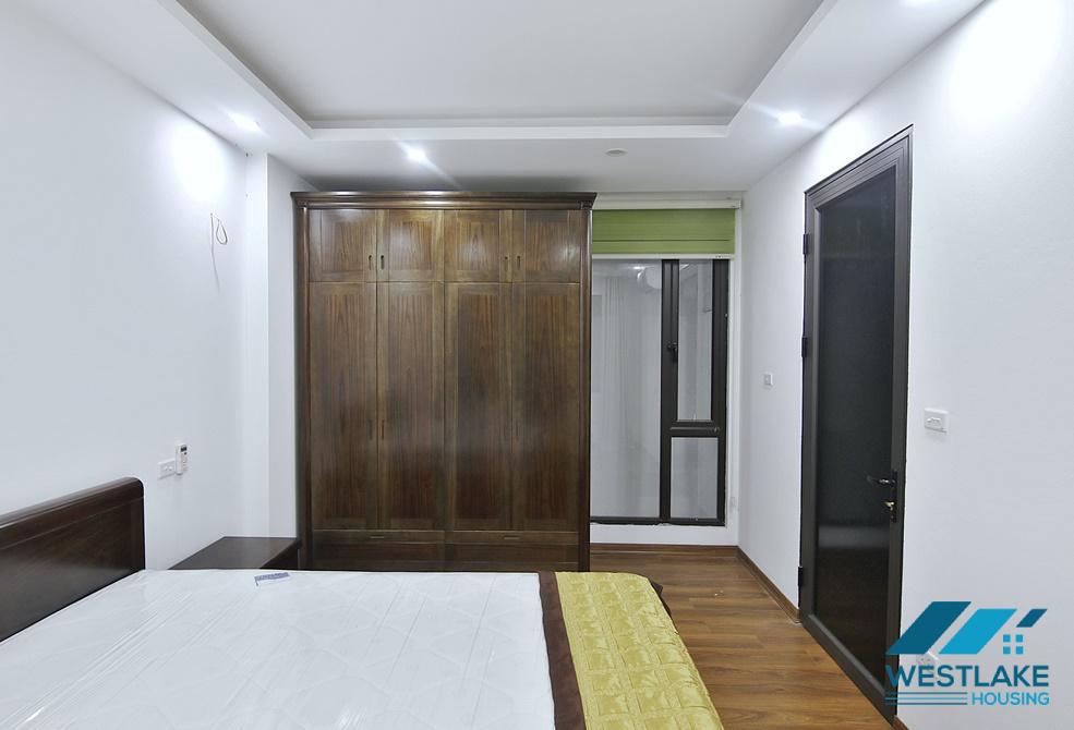 A cheap and spacious 1 bedroom apartment for rent in Xuan Dieu, Tay Ho