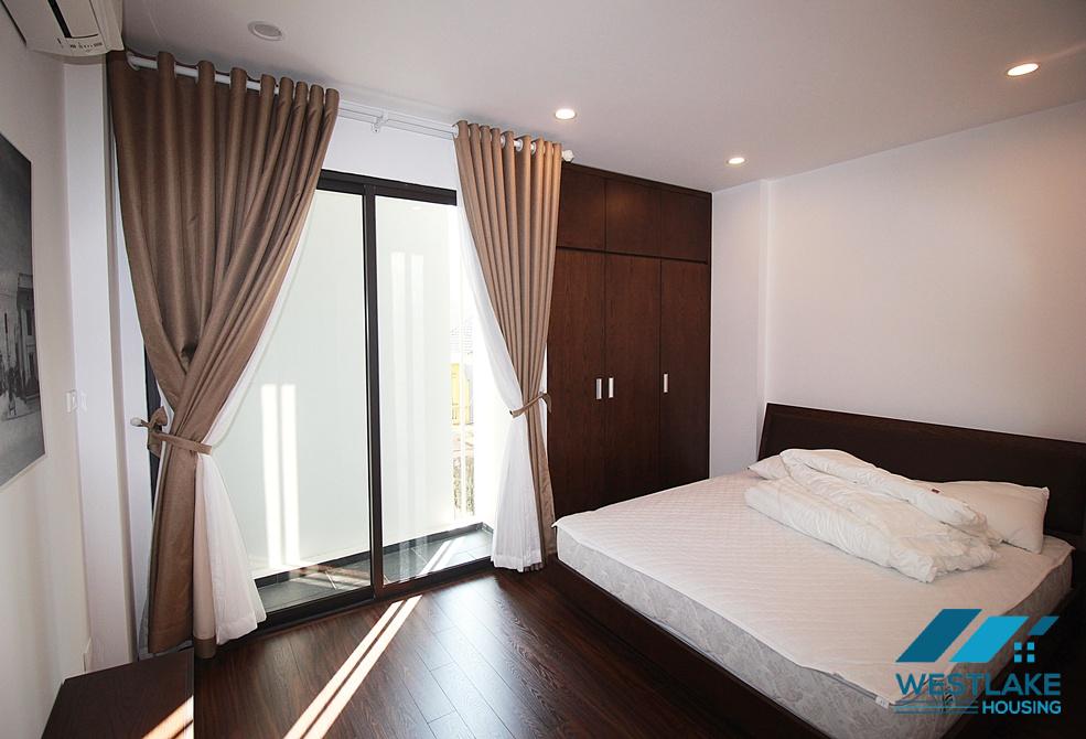 Large one bedroom apartment with balcony for rent on Tu Hoa street, Tay Ho, Ha Noi