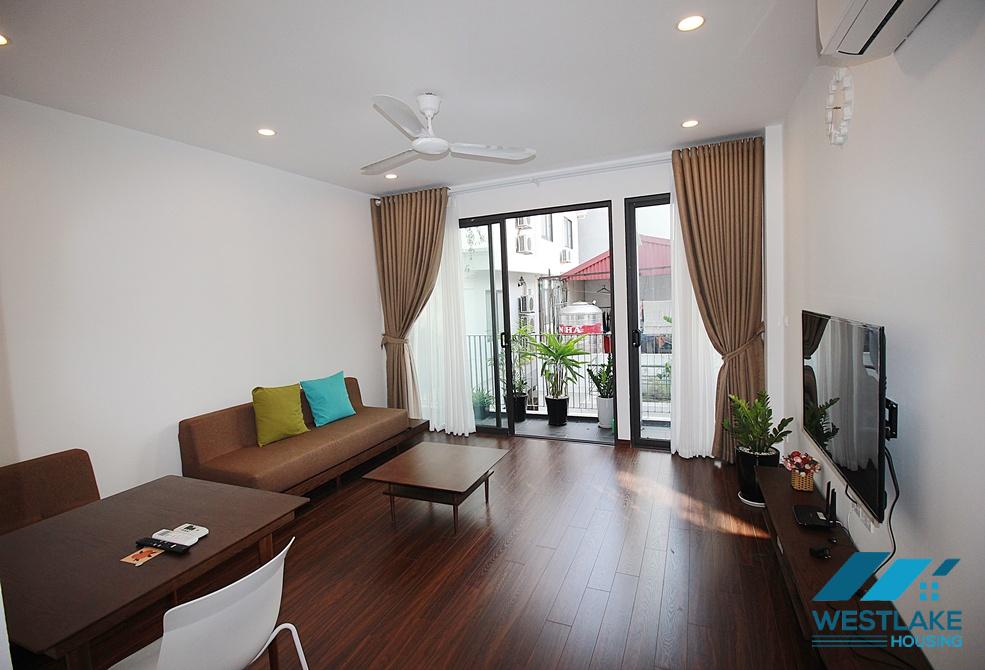 Large one bedroom apartment with balcony for rent on Tu Hoa street, Tay Ho, Ha Noi