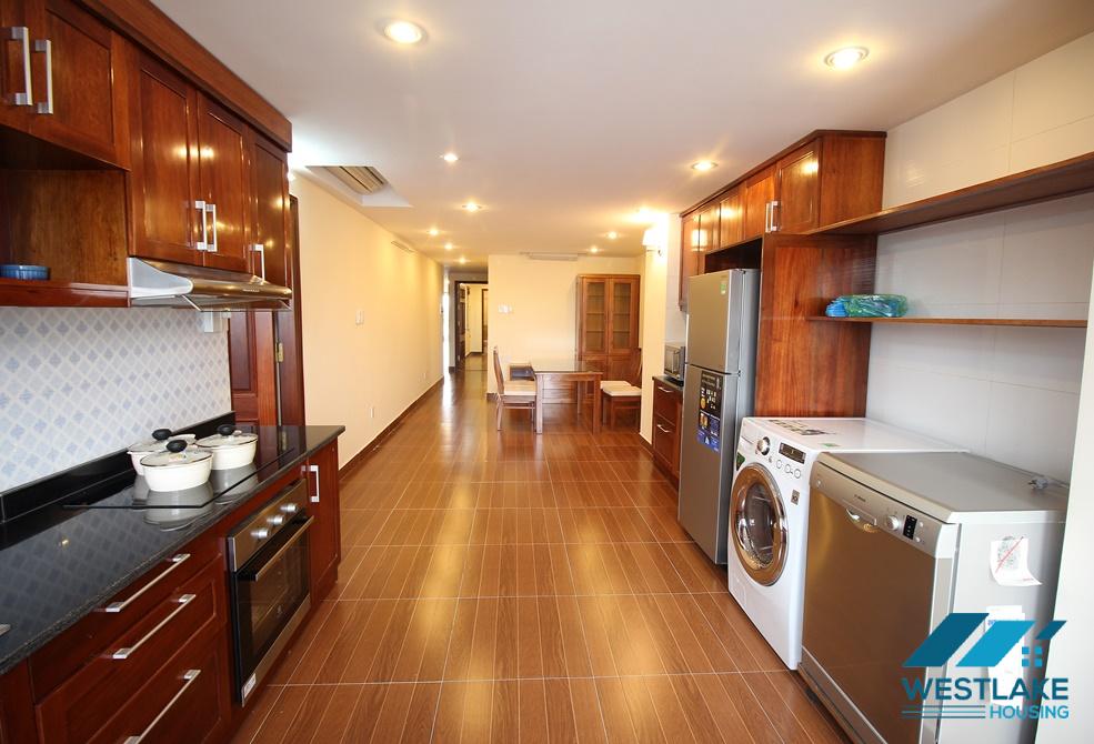 Spacious 4 bedroom apartment with beautiful lake view for rent in Xuan Dieu, Tay Ho