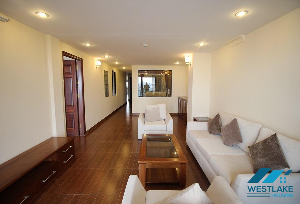 Spacious 4 bedroom apartment with beautiful lake view for rent in Xuan Dieu, Tay Ho