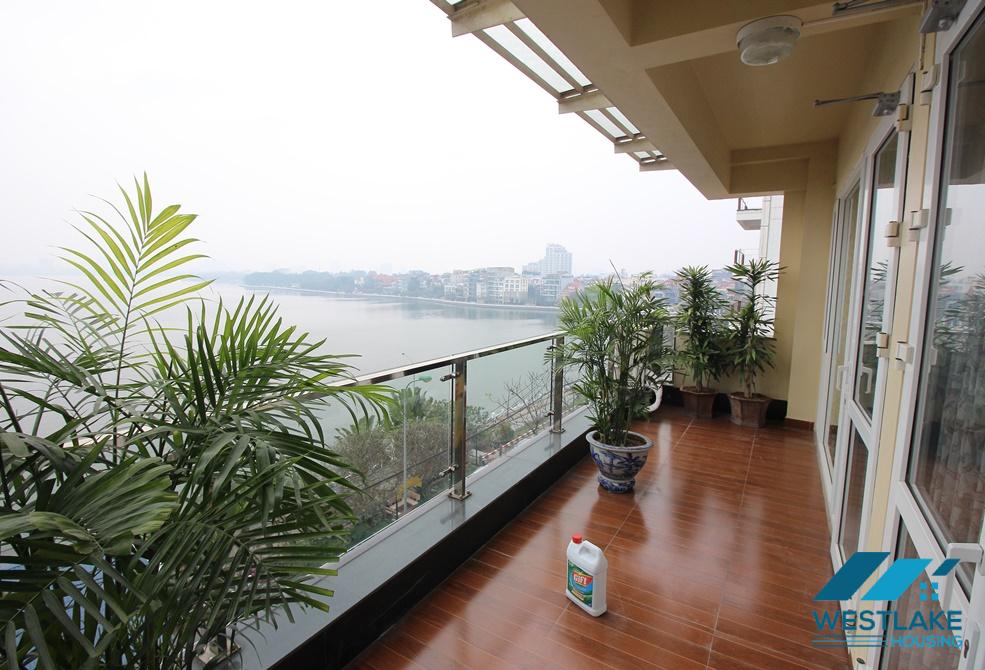 Spacious 4 bedroom apartment with beautiful lake view for rent in Xuan Dieu, Tay Ho