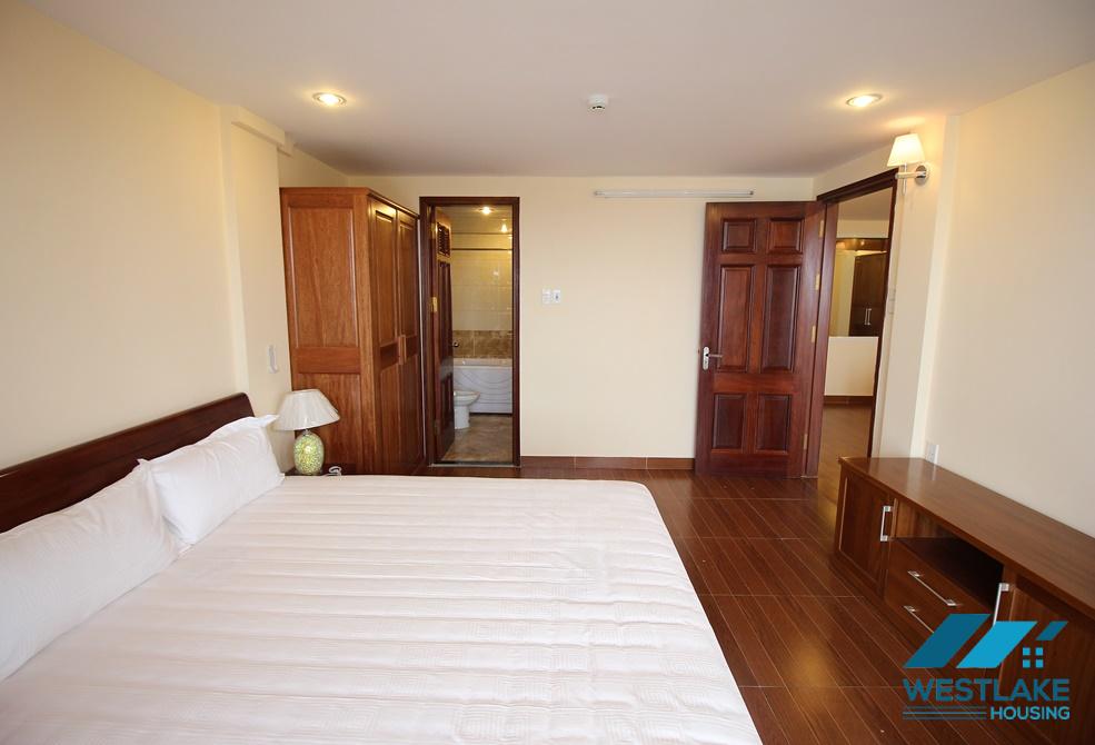Spacious 4 bedroom apartment with beautiful lake view for rent in Xuan Dieu, Tay Ho