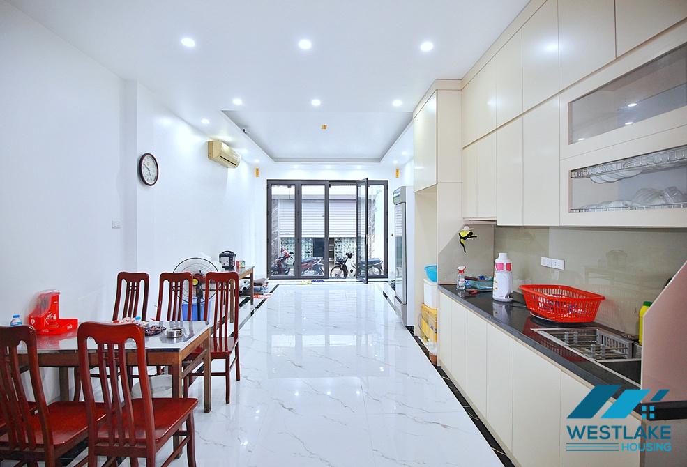 Affordable price 3 bedrooms house for rent in Au Co area, Tay Ho, Ha Noi