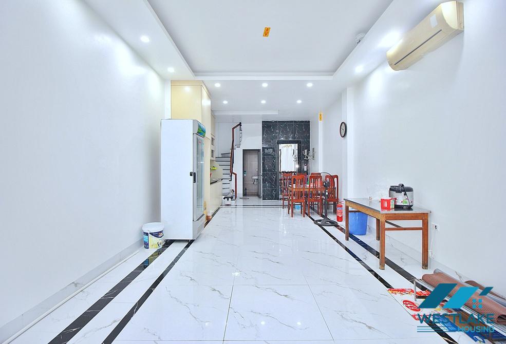 Affordable price 3 bedrooms house for rent in Au Co area, Tay Ho, Ha Noi