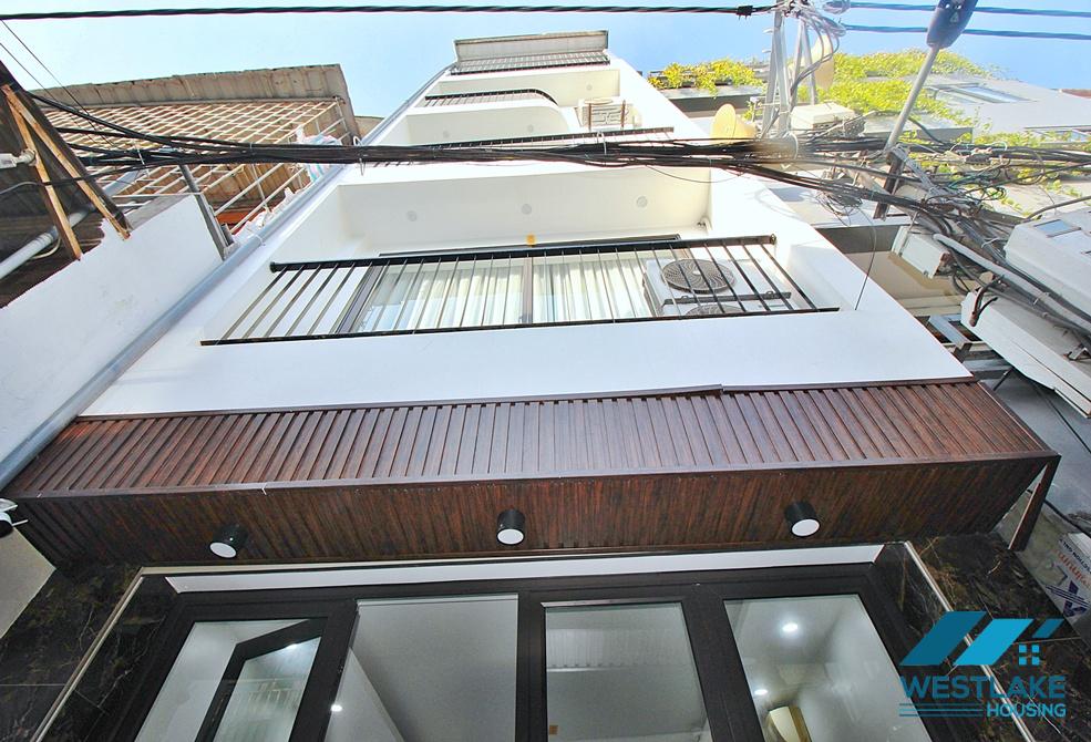 Affordable price 3 bedrooms house for rent in Au Co area, Tay Ho, Ha Noi