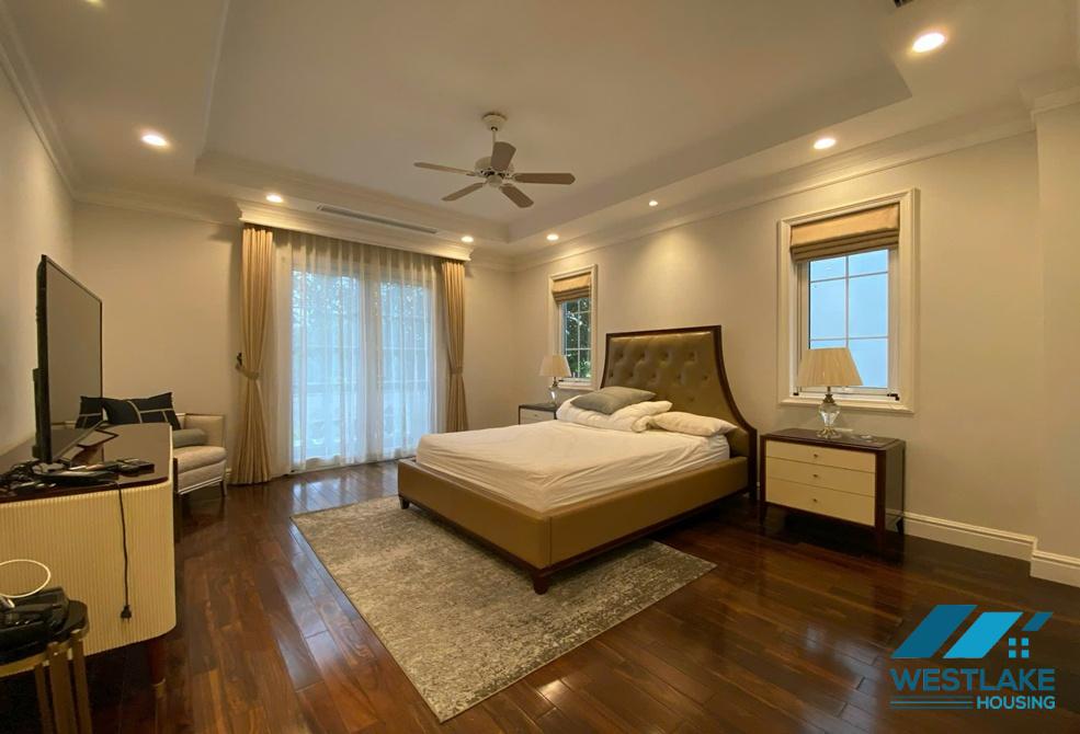 Beautiful 4 bedrooms villa for rent in Vinhomes Riverside near BIS international school Beautiful 4 bedrooms villa for rent in Vinhomes Riverside near BIS international school