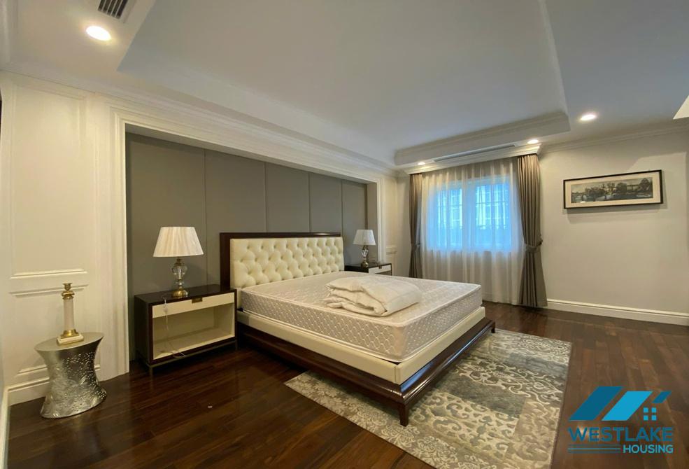 Beautiful 4 bedrooms villa for rent in Vinhomes Riverside near BIS international school Beautiful 4 bedrooms villa for rent in Vinhomes Riverside near BIS international school