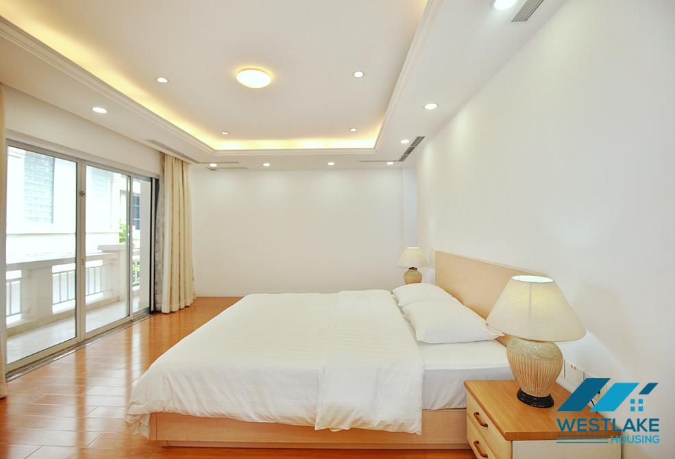 Serviced 4 bedrooms house for rent in Tay Ho ward, Ha Noi Serviced 4 bedrooms house for rent in Tay Ho ward, Ha Noi