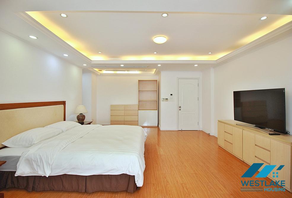 Serviced 4 bedrooms house for rent in Tay Ho ward, Ha Noi Serviced 4 bedrooms house for rent in Tay Ho ward, Ha Noi