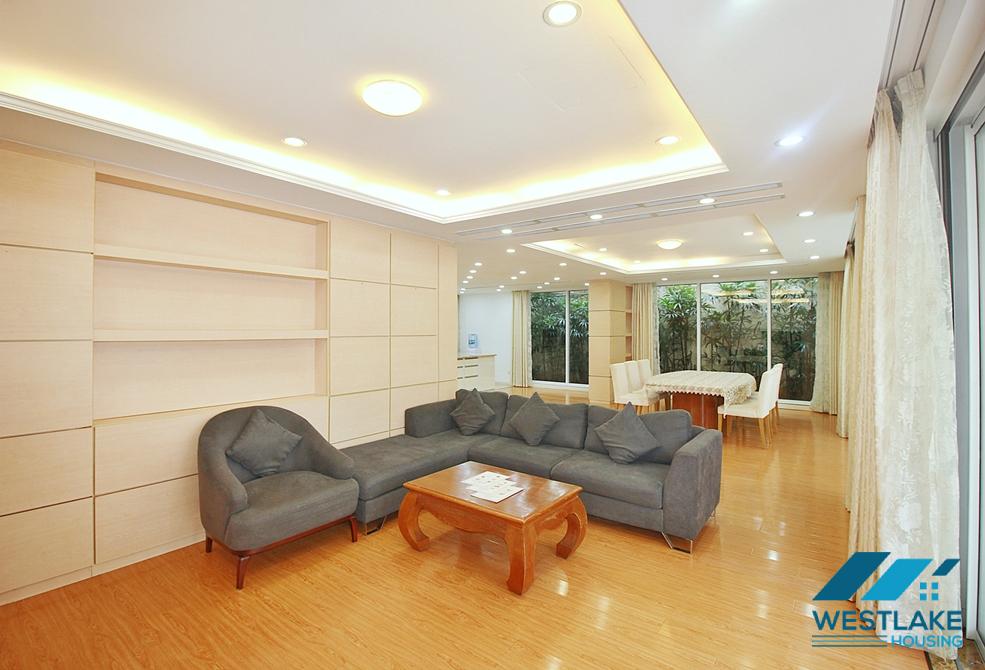 Serviced 4 bedrooms house for rent in Tay Ho ward, Ha Noi Serviced 4 bedrooms house for rent in Tay Ho ward, Ha Noi