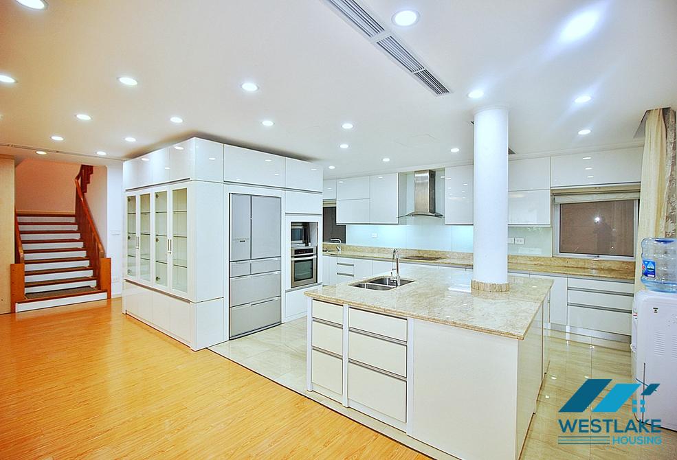 Serviced 4 bedrooms house for rent in Tay Ho ward, Ha Noi Serviced 4 bedrooms house for rent in Tay Ho ward, Ha Noi