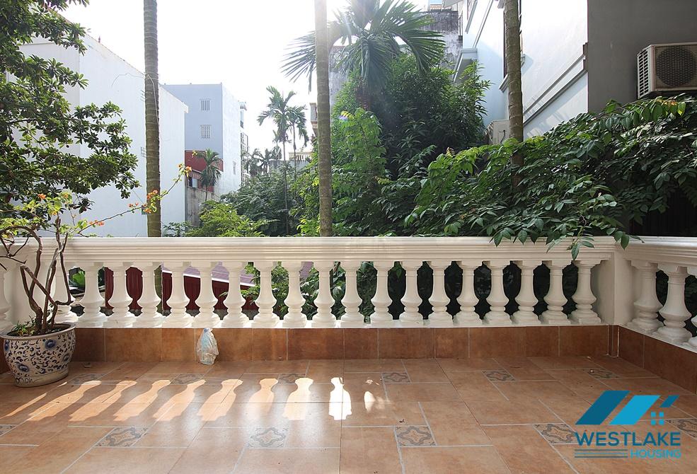 A nice house with courtyard for rent in Xuan Dieu, Tay Ho, Ha Noi