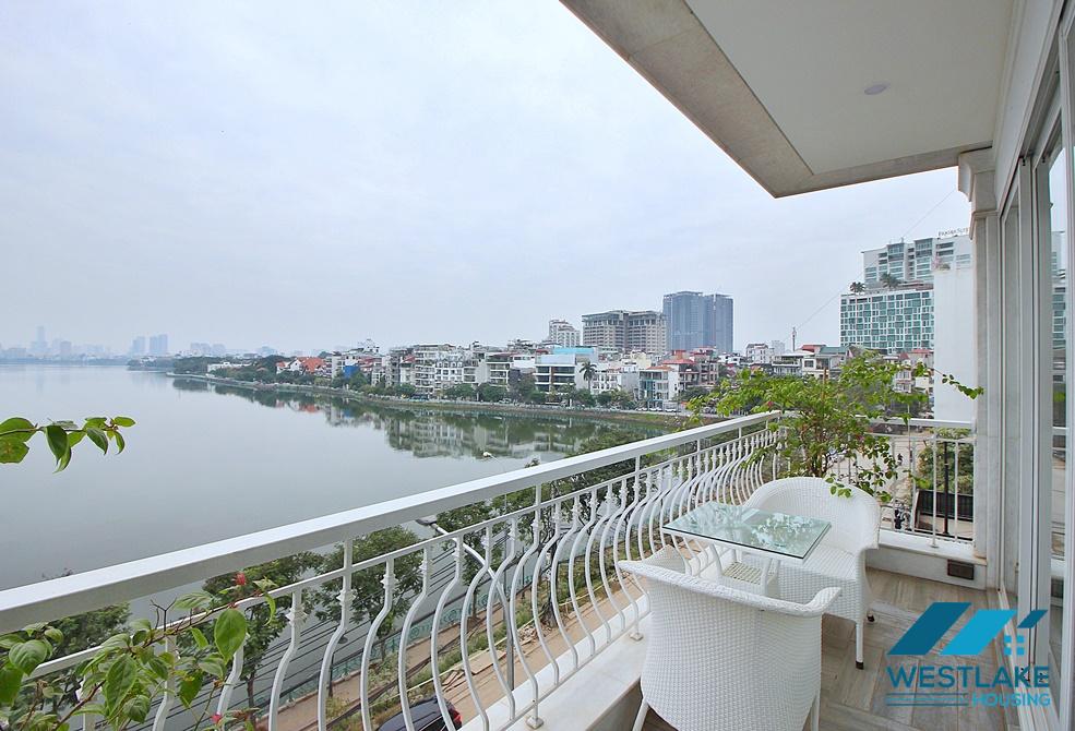 A lake view and newly 2 bedroom apartment for rent in Xuan Dieu, Tay Ho